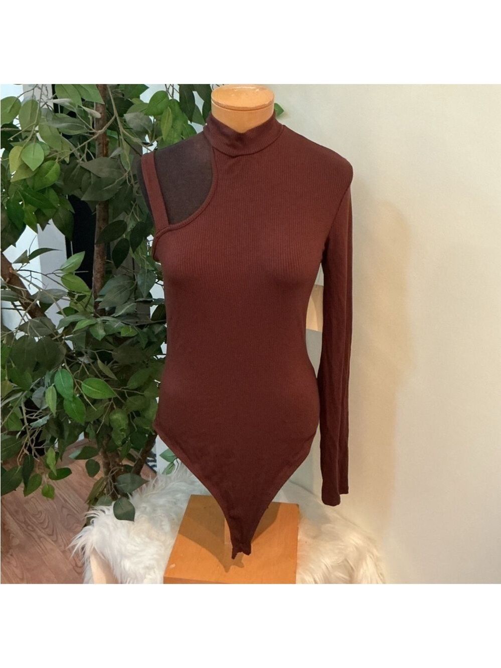 London Rose Young Contemporary cocoa brown ribbed mockneck bodysuit XL